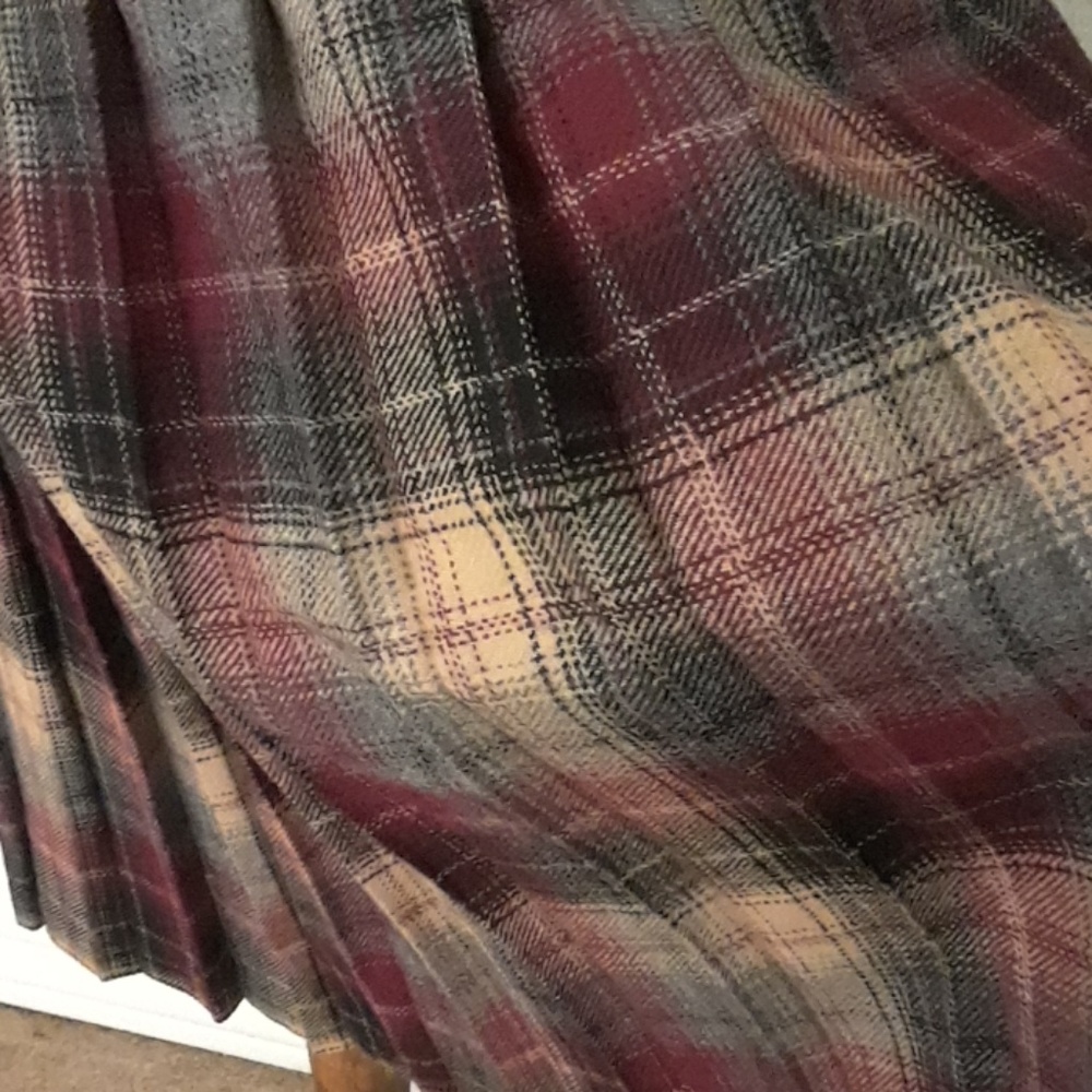 🏁Vintage Edinburgh Woolen Mill Great Britain plaid skirt small - Picture 6 of 11